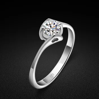 Ново модно дамско пръстен от сребро. Прост пръстен от цели сребро 925 проба. Ослепително годежен пръстен с цирконием 5А. Сребърни бижута.