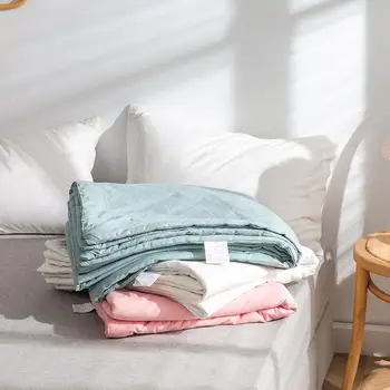Просто Однотонное Лятото Стеганое одеяло от Мека чист памук и коприна тутового цвят с пълнеж Комфортен Покривки за легла с климатик Одеяло в подарък